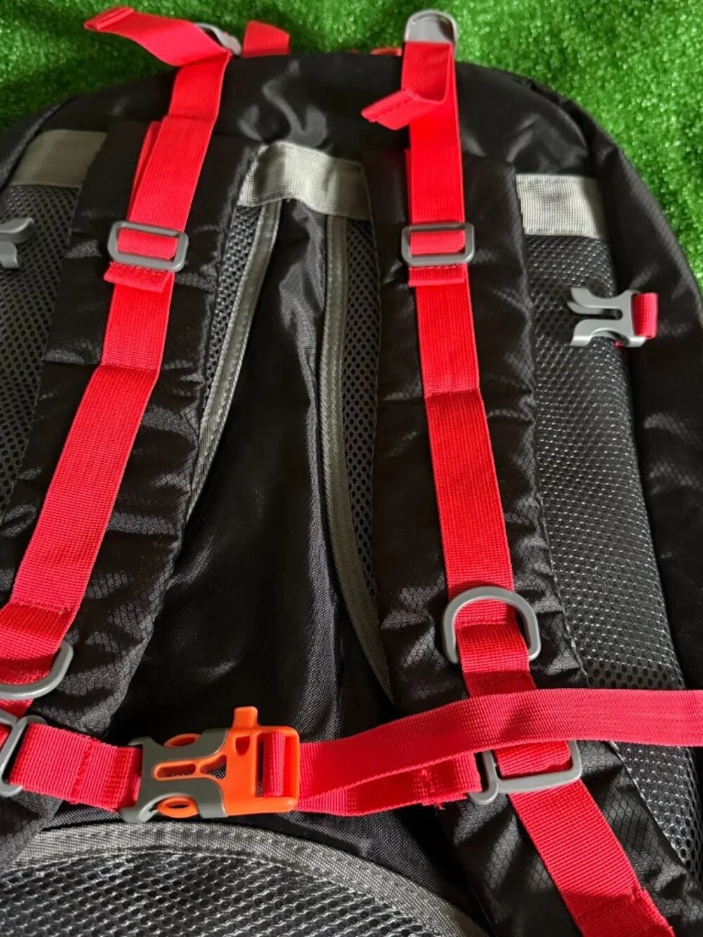 60L Hiking Backpack Waterproof Travel Rucksack Outdoor Sports Bag Black Red  Rea